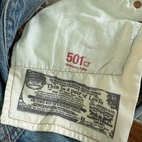 Levi's 501 Light Blue Denim Jeans with Tan Label - Picture 6 of 7